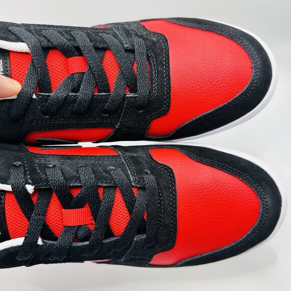 Athletic_Shoes